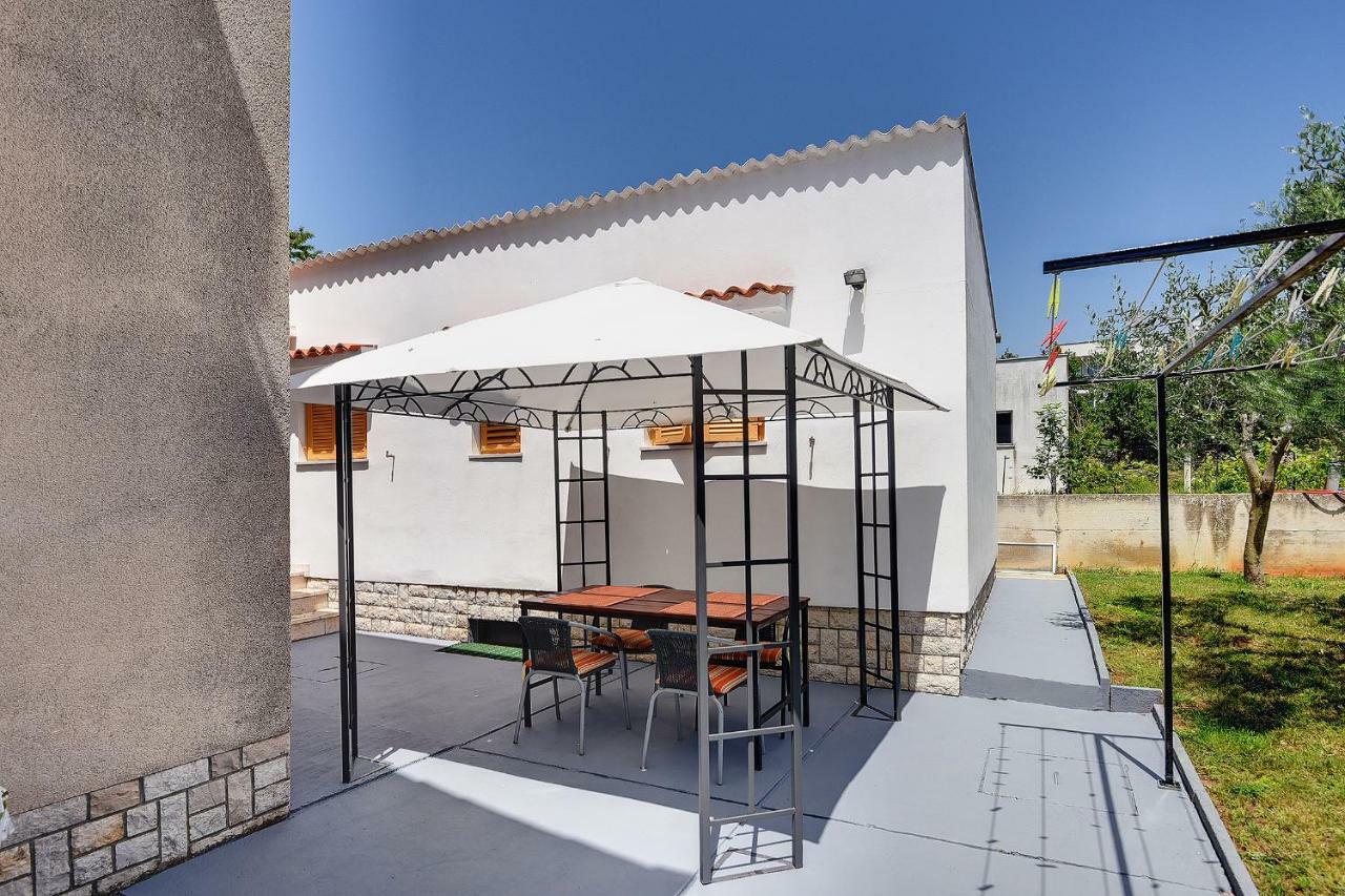 Holiday Home Mihael Medulin Exterior photo